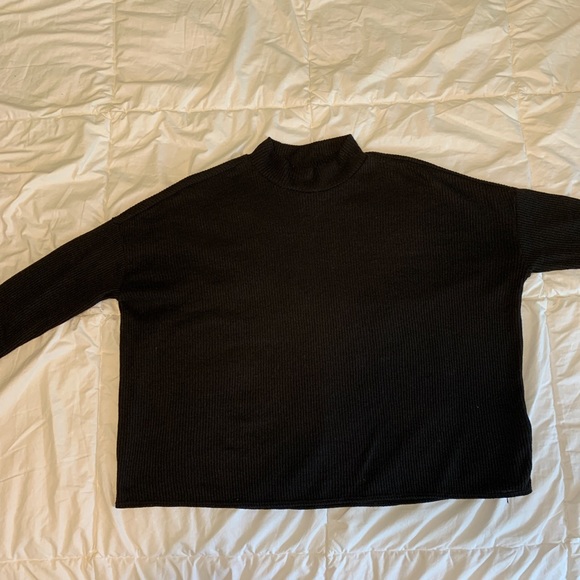 Sold Half turtleneck top ✨ - Picture 4 of 4